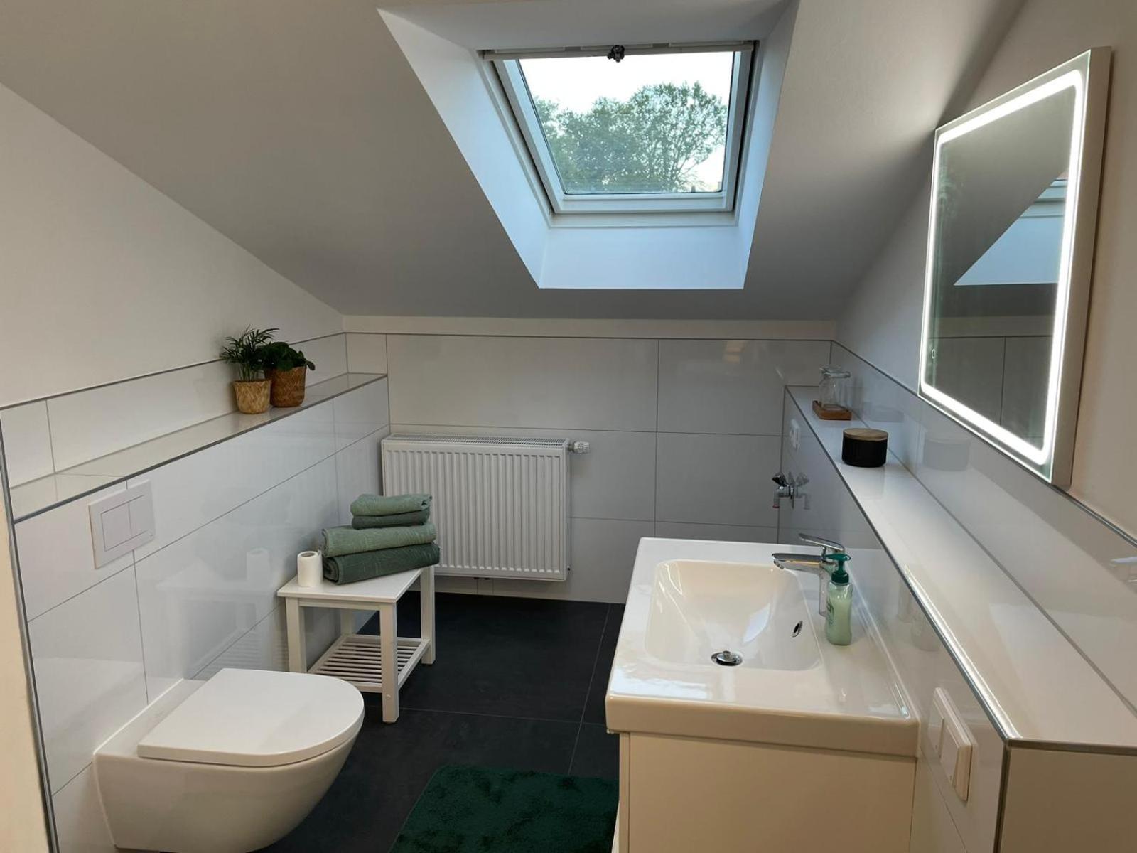 --Renoviert-- Ruhige 1-Zimmer Einliegerwohnung Mit Kueche Und Bad In Grossburgwedel Exterior foto